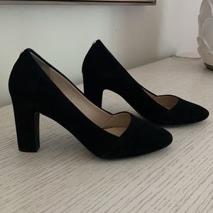 Cole haan Suède heels size 7 NEW